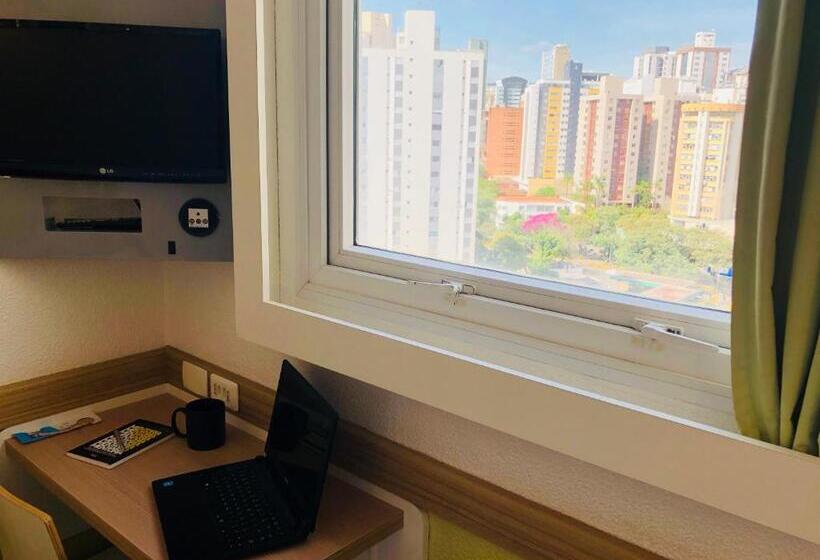 Quarto Triplo Estandar, Ibis Budget Belo Horizonte Minascentro