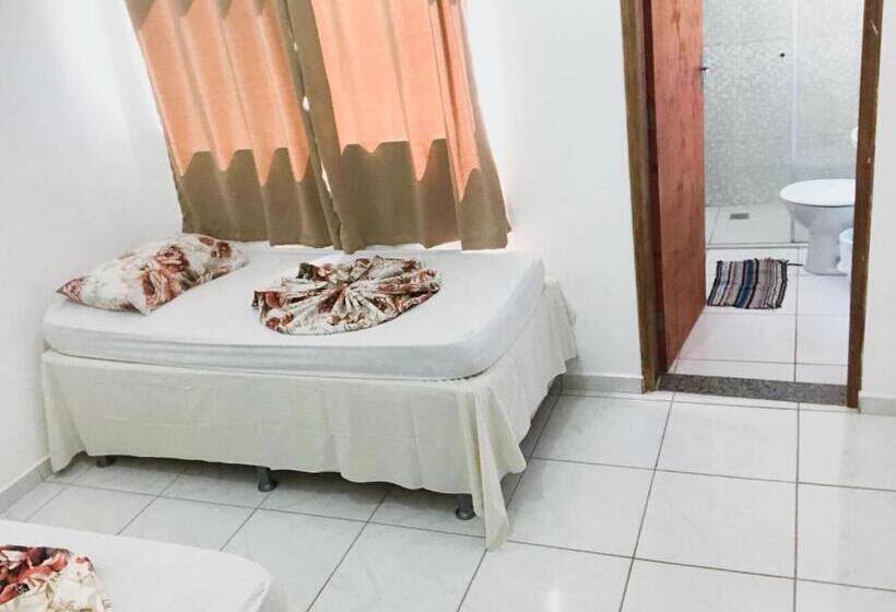 Camera Standard, Mãe Rainha