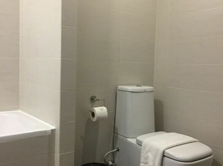 Quarto Deluxe, Mezzo