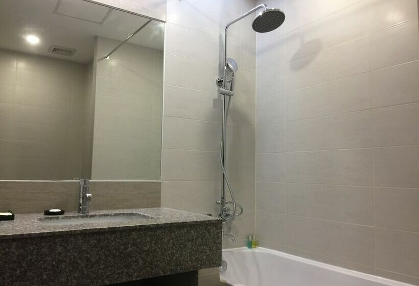 Quarto Deluxe, Mezzo