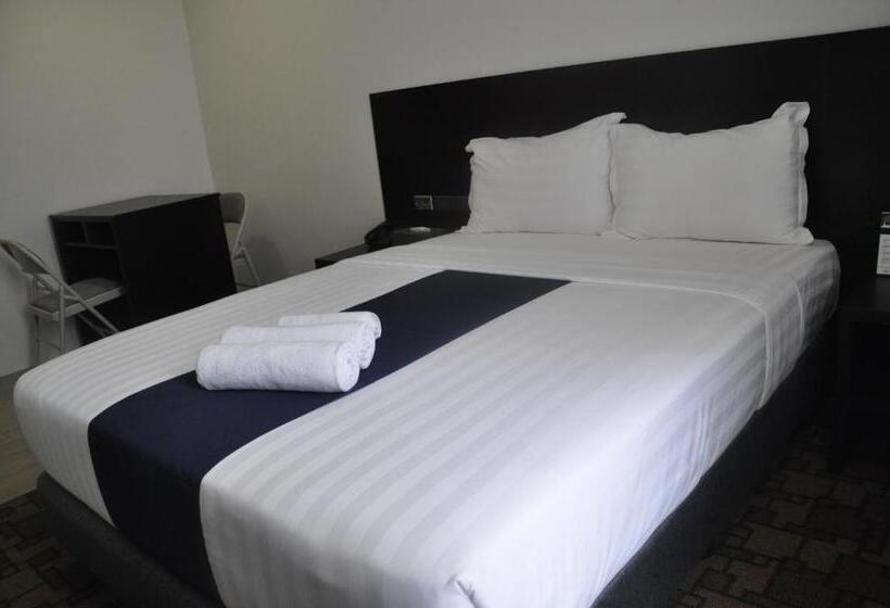 Escritório Estándar, Mezzo