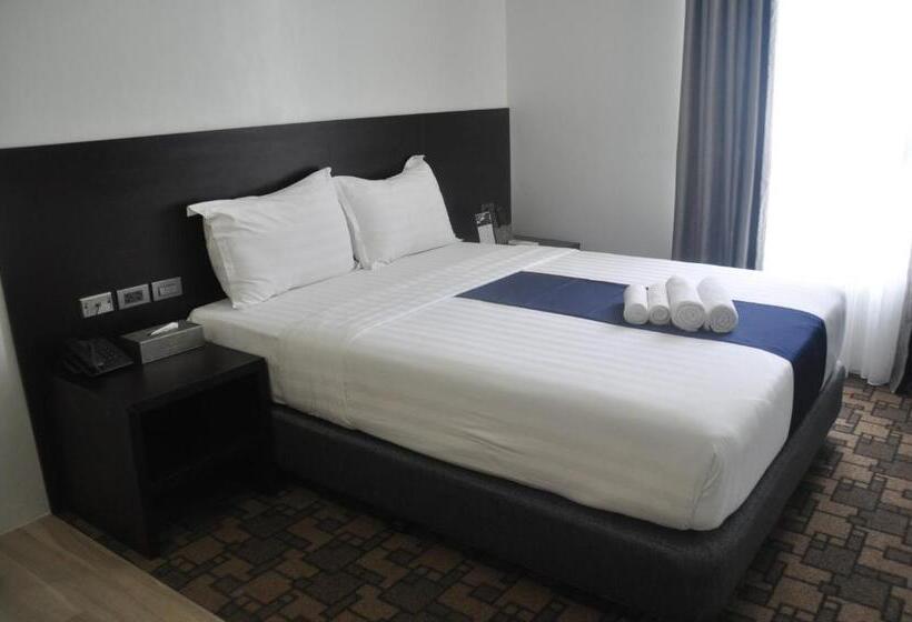 Escritório Estándar, Mezzo