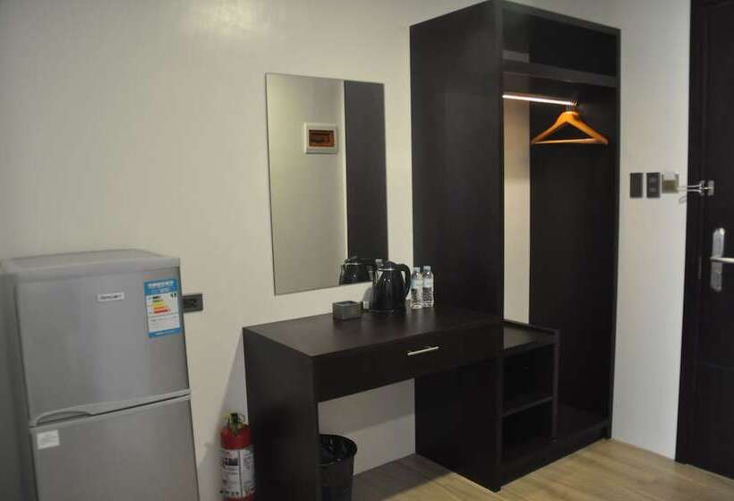 Escritório Estándar, Mezzo