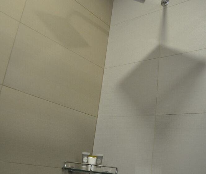 Escritório Estándar, Mezzo