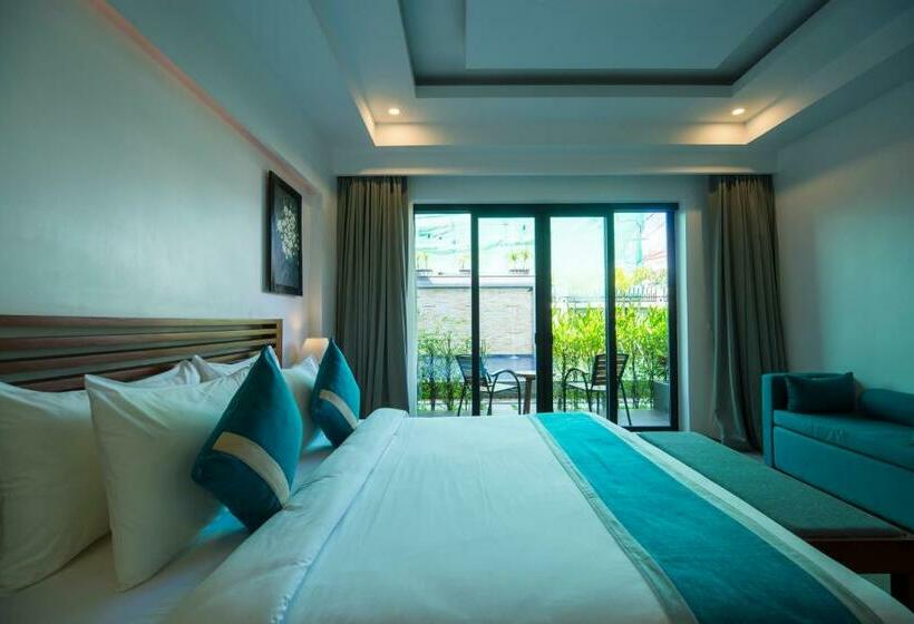 Номер Deluxe Вид на Бассейн, The Tito Suite Residence