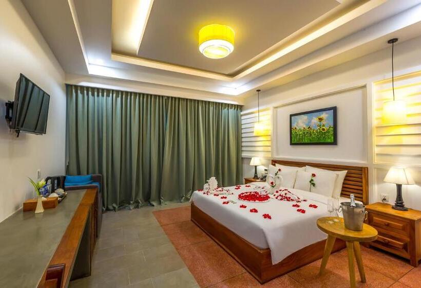 Апартаменты 5 спален, The Tito Suite Residence