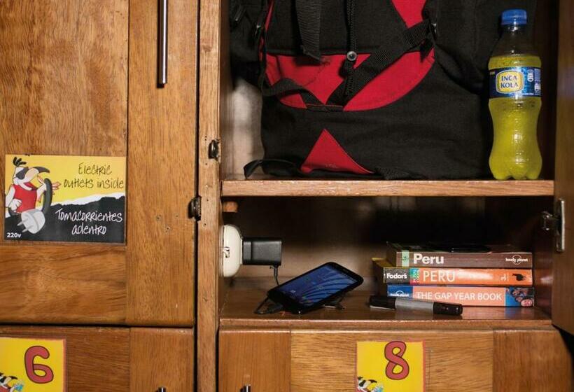 سرير فى غرفة مشتركه, Pariwana Hostel Lima