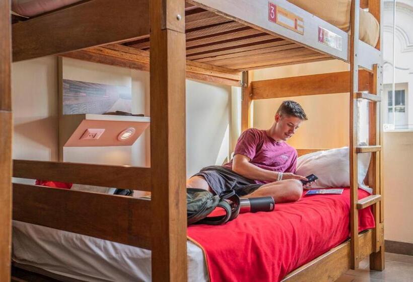 سرير فى غرفة مشتركه, Pariwana Hostel Lima