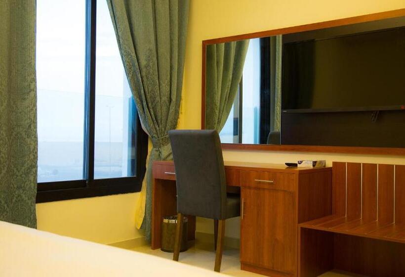 מיטת קינג בסוויטה, Rama Yanbu Hotel Suite
