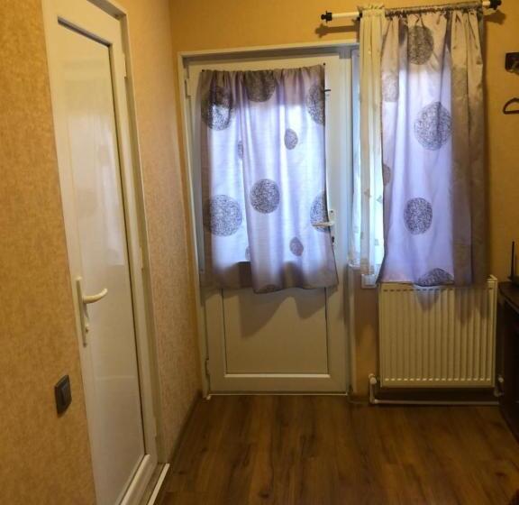 اتاق استاندارد یک نفره, Apartment Zaziashvili 30
