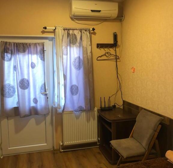 اتاق استاندارد یک نفره, Apartment Zaziashvili 30