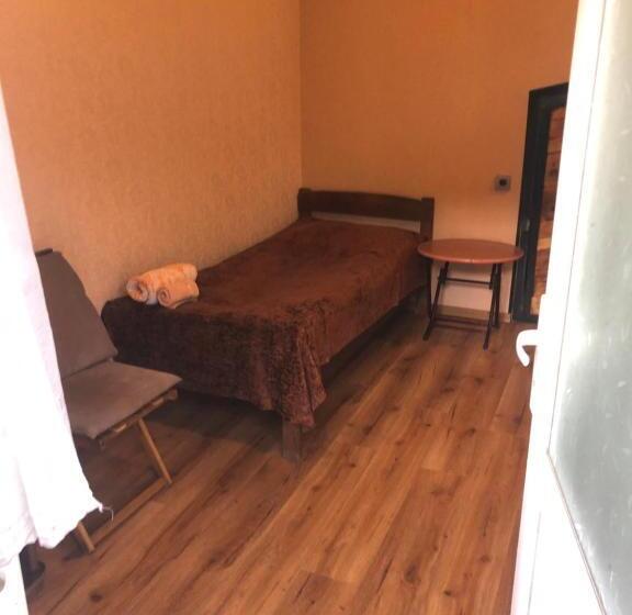 اتاق استاندارد یک نفره, Apartment Zaziashvili 30