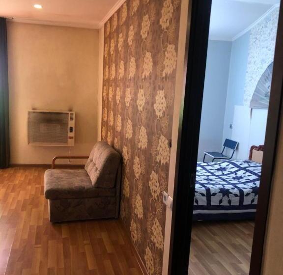 اتاق استاندارد, Apartment Zaziashvili 30