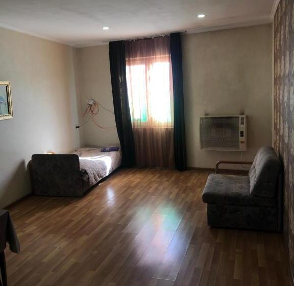 اتاق استاندارد, Apartment Zaziashvili 30