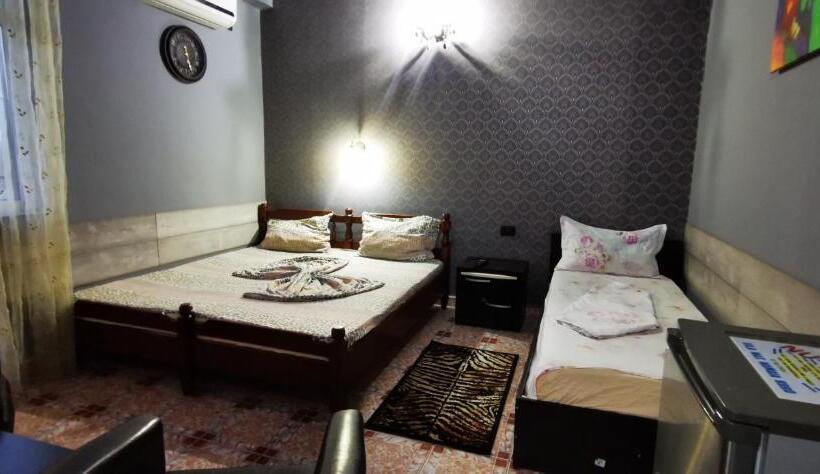 اتاق استاندارد سه تخته با بالکن, Max   Mamaia Nord