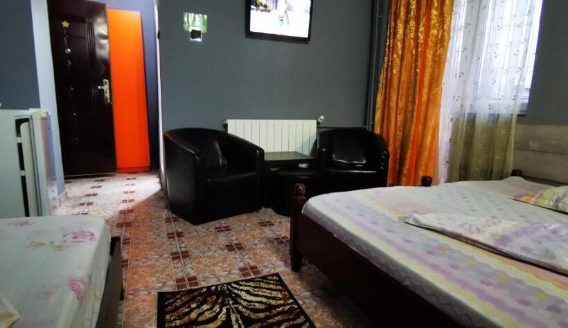 اتاق استاندارد سه تخته با بالکن, Max Mamaia Nord