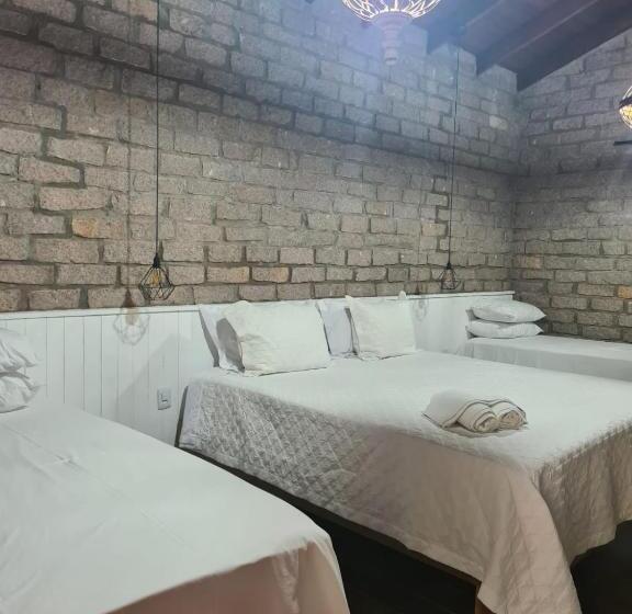 غرفة قياسية رباعية مزودة بشُرفة, Bosque São Francisco