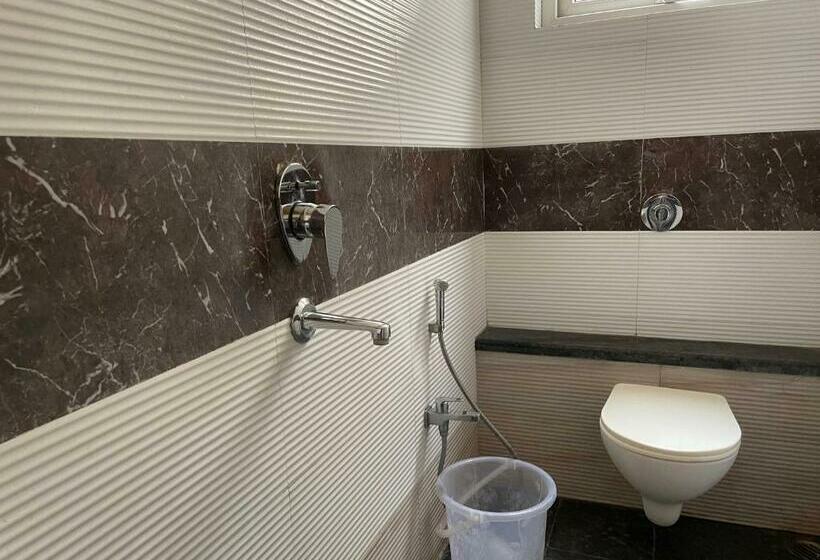 اتاق لوکس, Kk Residency