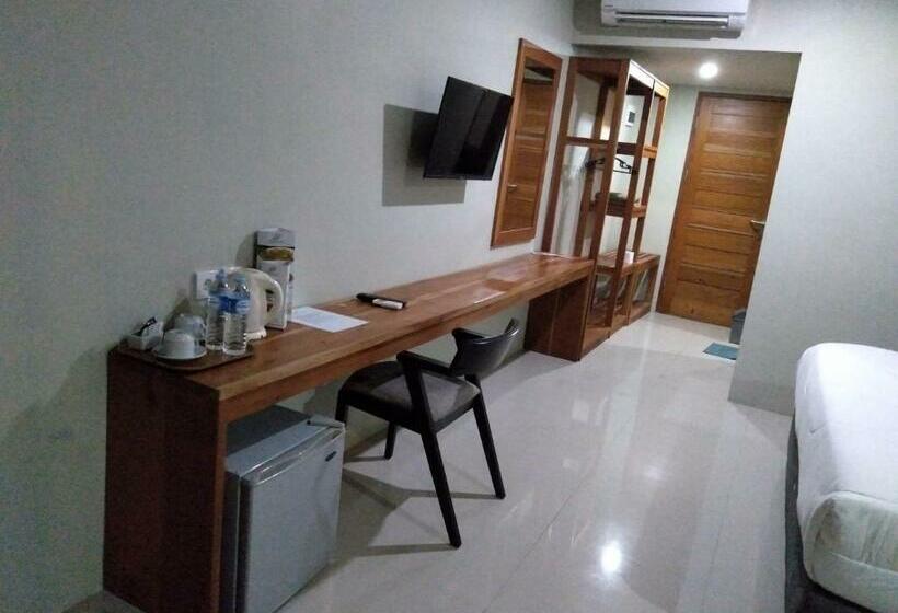 带大床的豪华间, Hastina Hotel Lombok