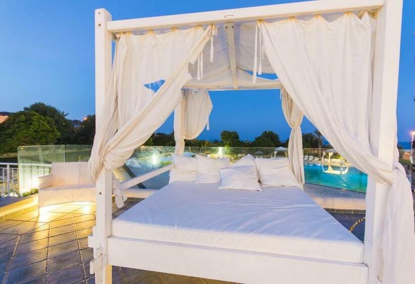 סוויטת ג'וניור עם טרסה, Augustus Resort