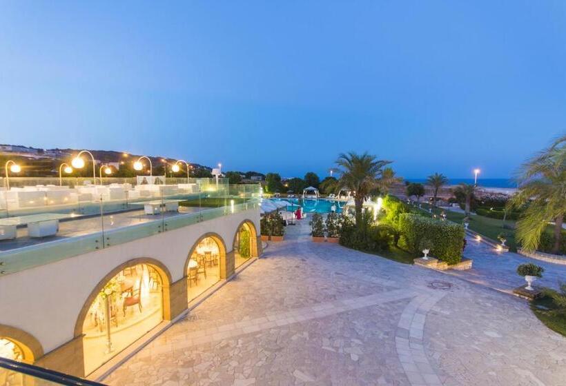 Полулюкс Одноместный с Террасой, Augustus Resort