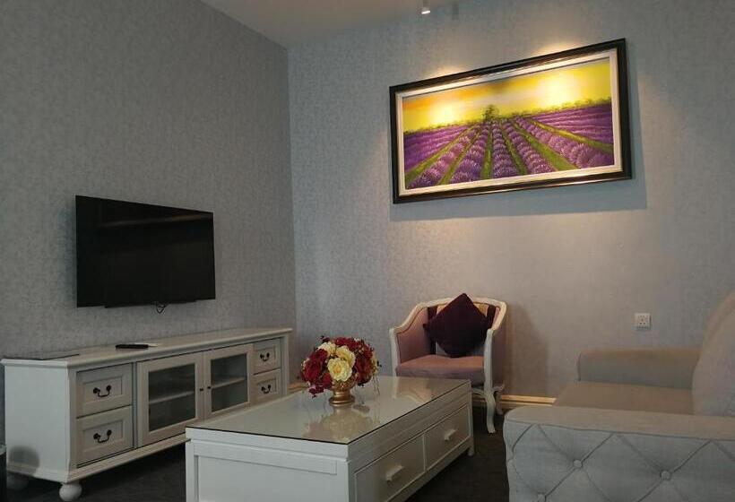 סוויטה משפחתית, Casa Bianca