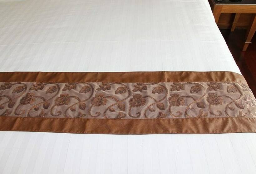 اتاق سوپریور با چشم‌انداز استخر, Dawei