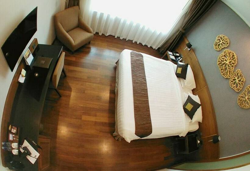 اتاق سوپریور با چشم‌انداز استخر, Dawei