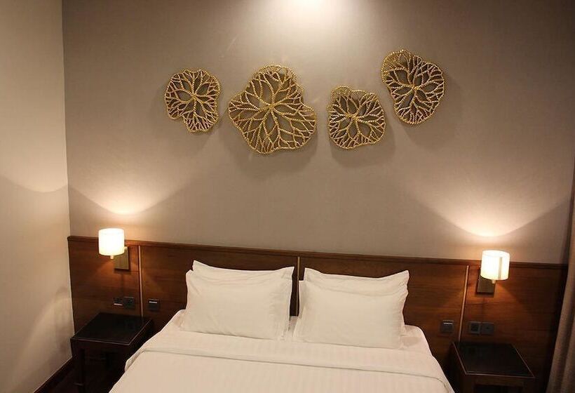 اتاق سوپریور با چشم‌انداز استخر, Dawei