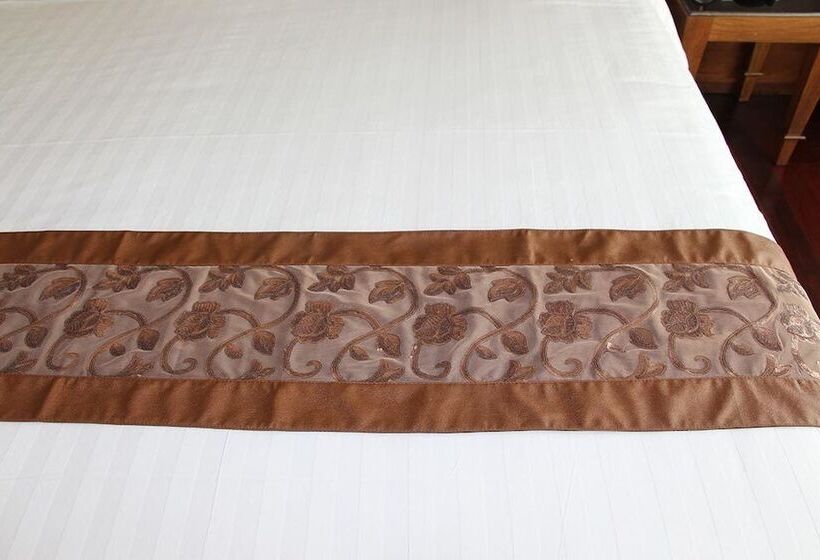 اتاق سوپریور با چشم‌انداز استخر, Dawei