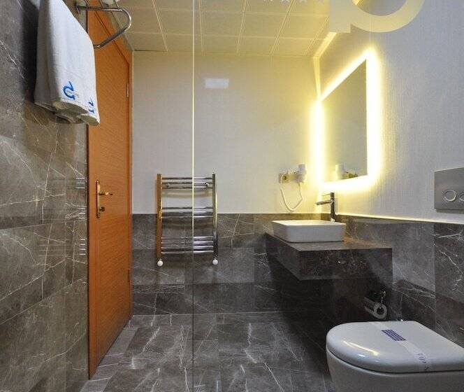 اتاق خانوادگی, Double Comfort