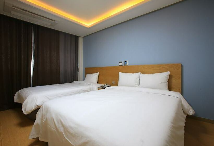 غرفة ديلوكس, Line