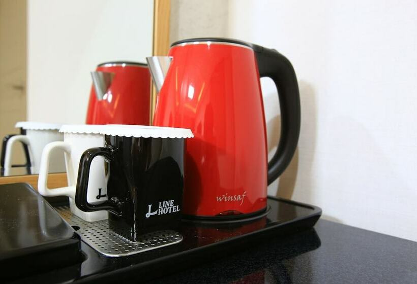 غرفة ديلوكس, Line