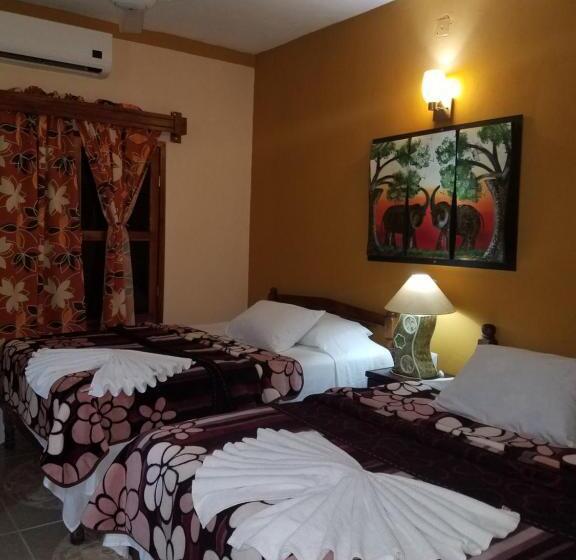 2ダブルベッドのスタンダードルーム, Mayahau Coba