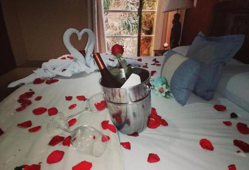 キングサイズベッドのスタンダードルーム, Mayahau Coba