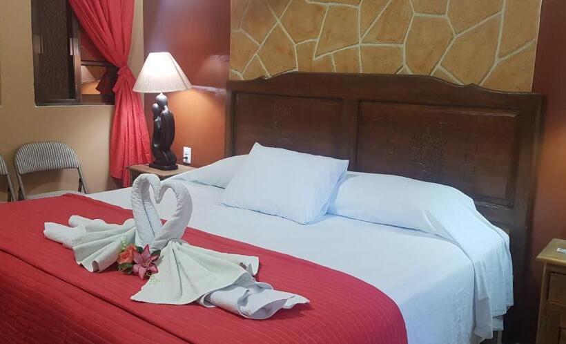 キングサイズベッドのスタンダードルーム, Mayahau Coba