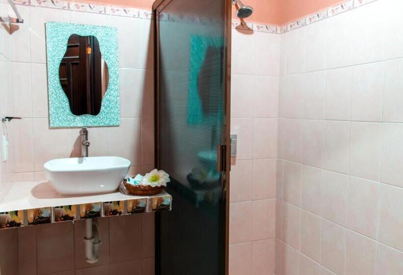 キングサイズベッドのデラックスルーム, Mayahau Coba