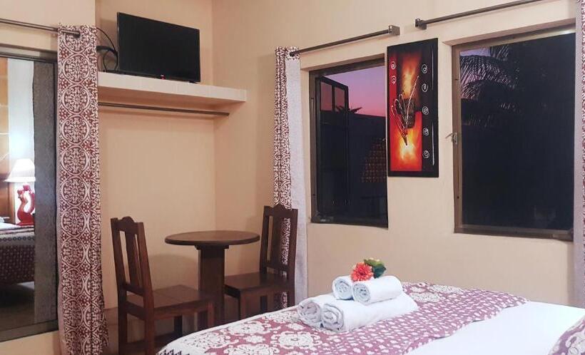 キングサイズベッドのスタンダードルーム, Mayahau Coba