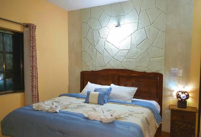 キングサイズベッドのスタンダードルーム, Mayahau Coba