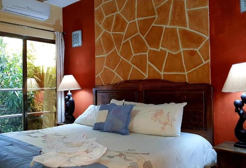 キングサイズベッドのスタンダードルーム, Mayahau Coba