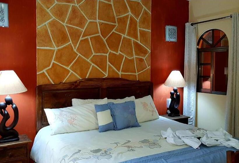 キングサイズベッドのスタンダードルーム, Mayahau Coba