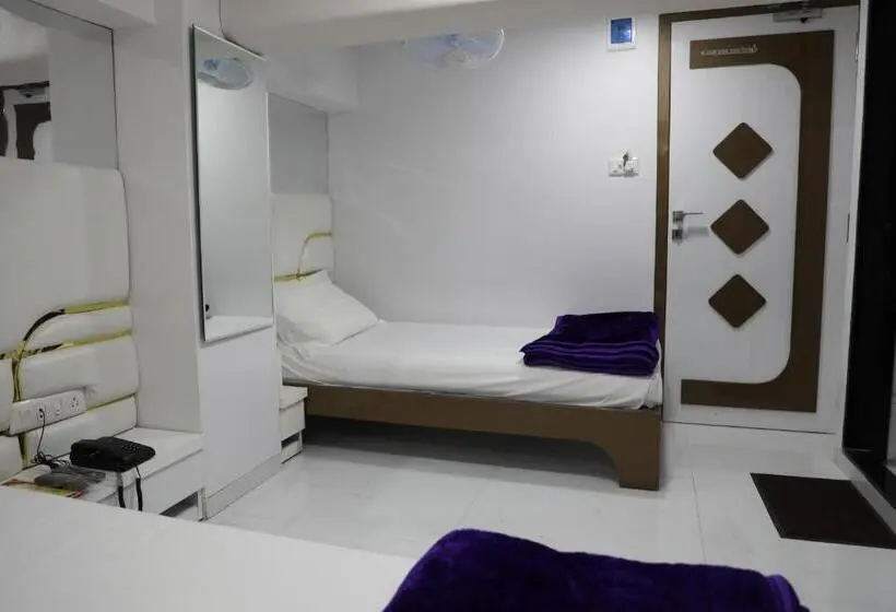 Chambre Triple Basique, Pearl