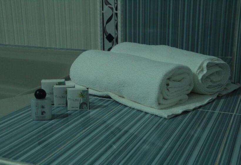 غرفة قياسية فردية مطلة علي البحر, Torre Mar