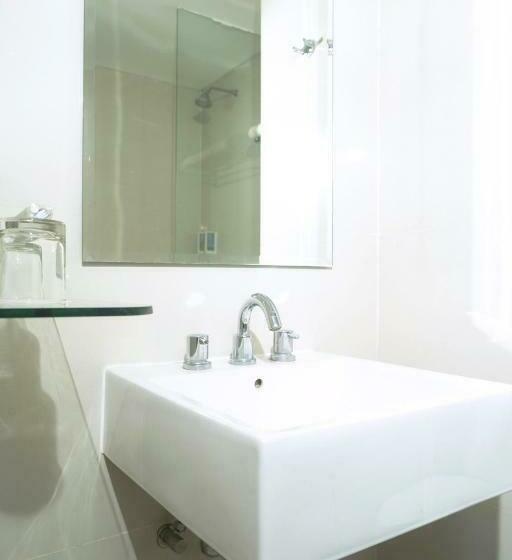 标准间, Lynn  Serang