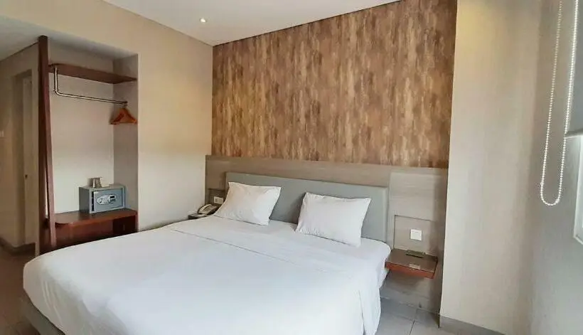 Habitación Estándar, Lynn  Serang