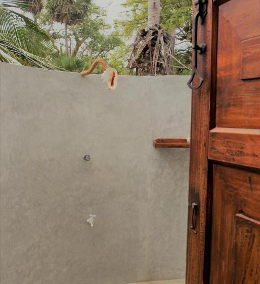 חדר משפחתי, Anawasal