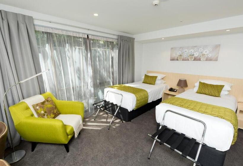 家庭套房, 2 On Whiteleigh And 239 On Lincoln Motel