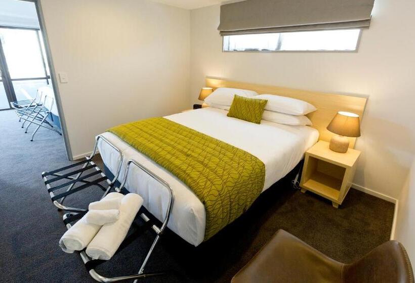 Family Suite, 2 On Whiteleigh And 239 On Lincoln Motel