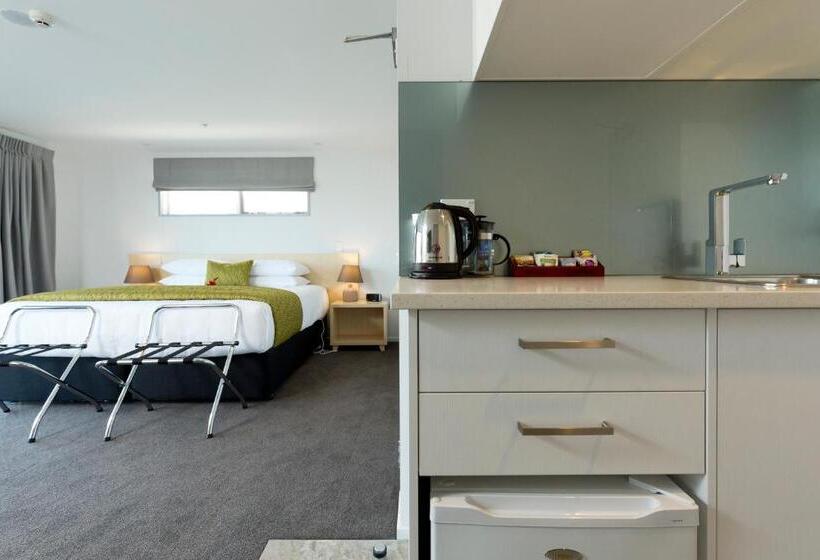 家庭套房, 2 On Whiteleigh And 239 On Lincoln Motel