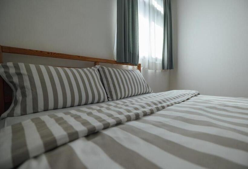 اتاق استاندارد, 5963 Turn Right B&b
